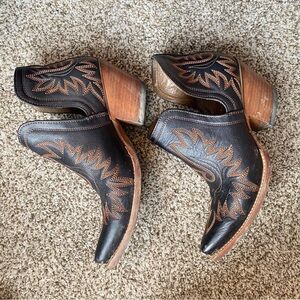 Ariat Dixon Booties